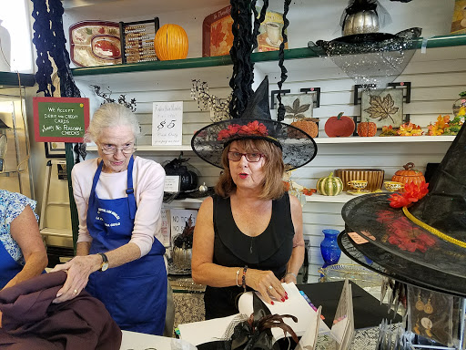 Thrift Store «Childrens Hospital Thrift Shop», reviews and photos, 3301 Burbank Blvd, Burbank, CA 91505, USA