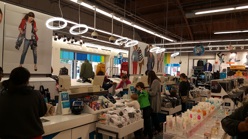 Clothing Store «Old Navy», reviews and photos, 60 Wynnewood Rd, Wynnewood, PA 19096, USA