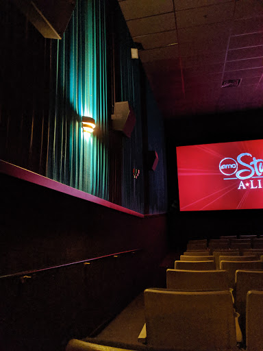 Movie Theater «AMC Classic Sauk Valley 8», reviews and photos, 4110 30th St, Sterling, IL 61081, USA