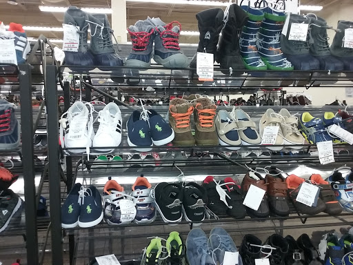 Shoe Store «MJM DESIGNER SHOES», reviews and photos, 2501 Hempstead Turnpike, East Meadow, NY 11554, USA