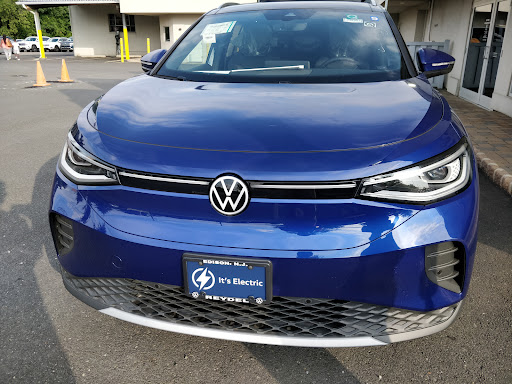 Volkswagen Dealer «Reydel Volkswagen, Sales & Service Center, Edison New Jersey VW Dealer», reviews and photos, 2034 NJ-27, Edison, NJ 08817, USA