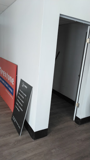 Tire Shop «Firestone Complete Auto Care», reviews and photos, 401 E Broadway, Louisville, KY 40202, USA