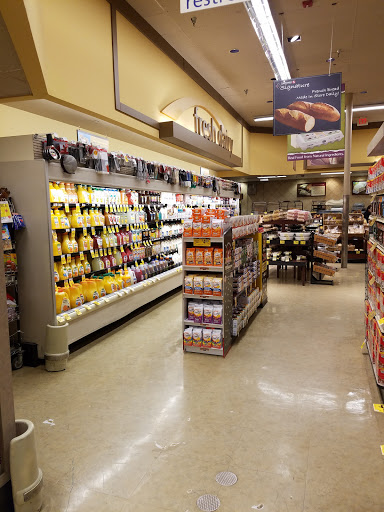 Grocery Store «Safeway», reviews and photos, 10104 River Rd, Potomac, MD 20854, USA