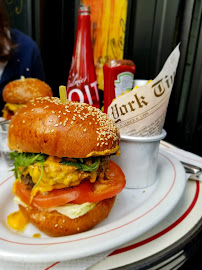 Hamburger du Restaurant français LE CHARLOT - PARIS - n°18
