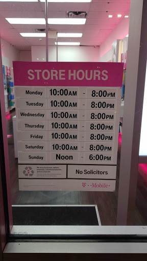 Cell Phone Store «T-Mobile», reviews and photos, 12179 S Apopka Vineland Rd #14B, Orlando, FL 32836, USA
