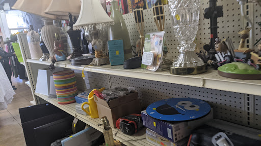 Thrift Store «Goodwill Retail Store & Donation Center», reviews and photos, 267 Arneill Rd, Camarillo, CA 93010, USA