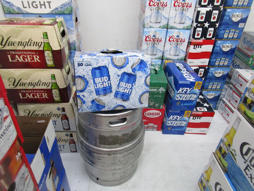 Liquor Store «Valencia Liquor & Wine Shop», reviews and photos, 1231 E Main St, Meriden, CT 06450, USA