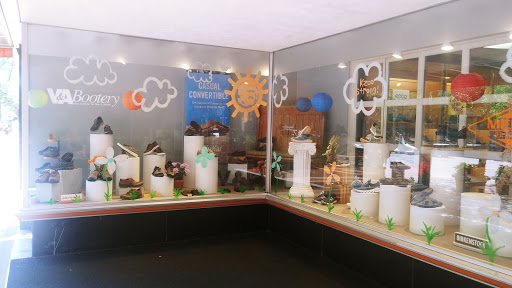 Shoe Store «V&A Bootery - Kalamazoo», reviews and photos, 202 S Burdick St, Kalamazoo, MI 49007, USA