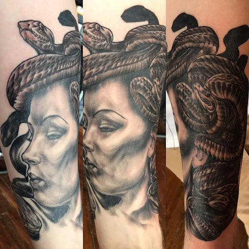 Tattoo Shop «Moth Studio», reviews and photos, 428 W Commercial St, Springfield, MO 65803, USA