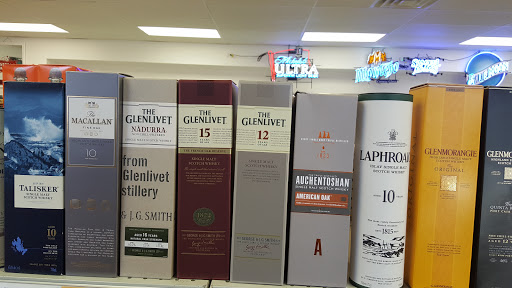 Liquor Store «OMG Liquor & Wine», reviews and photos, 302 N Bridge St, Yorkville, IL 60560, USA