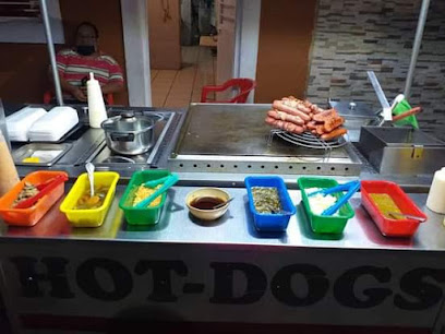Hot-dogs Y Hamburguesas 'El Perro Perron'