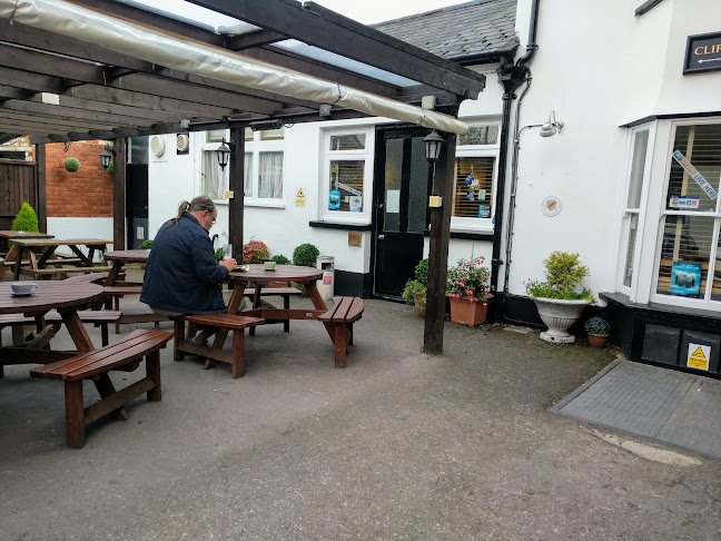 Comments and reviews of The Clifton Arms