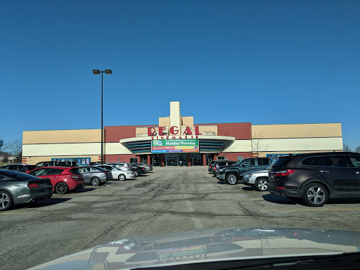 Movie Theater «Regal Cinemas Round Lake Beach 18», reviews and photos, 550 E Rollins Rd, Round Lake Beach, IL 60073, USA