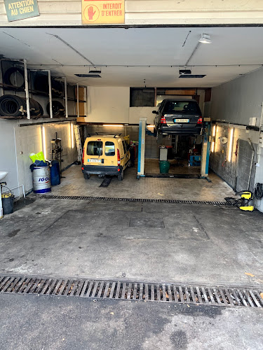 Garage du Chene Vert ouvert le lundi à La Trinité