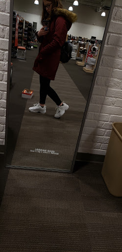 Shoe Store «DSW Designer Shoe Warehouse», reviews and photos, 276 New Britain Ave, Plainville, CT 06062, USA