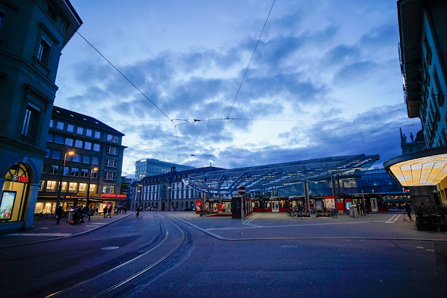 Kommentare und Rezensionen über Bahnhof Bern