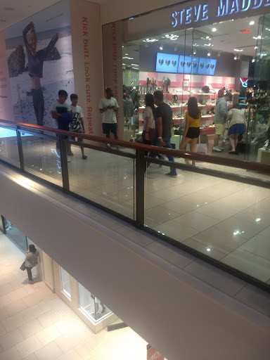 Donut Shop «Dandee Donuts Factory», reviews and photos, 102 N 28th Ave, Hollywood, FL 33020, USA