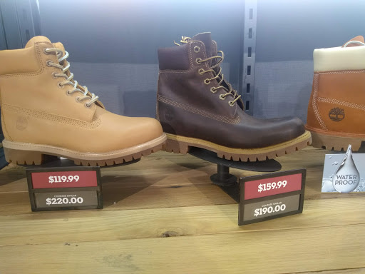 Shoe Store «Timberland Factory Store», reviews and photos, 1 Outlet Blvd #488, Wrentham, MA 02093, USA