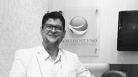 Dr. Marcelo Rocha - Sorriso Pleno