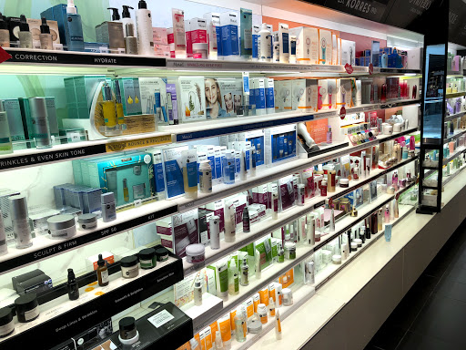 Cosmetics Store «SEPHORA», reviews and photos, 1 Garden State Plaza Blvd, Paramus, NJ 07652, USA