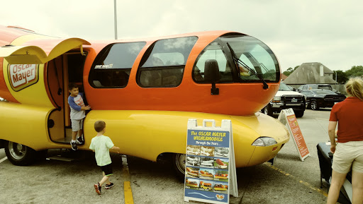 Supermarket «Hughes Market Basket», reviews and photos, 212 N 27th St, Nederland, TX 77627, USA