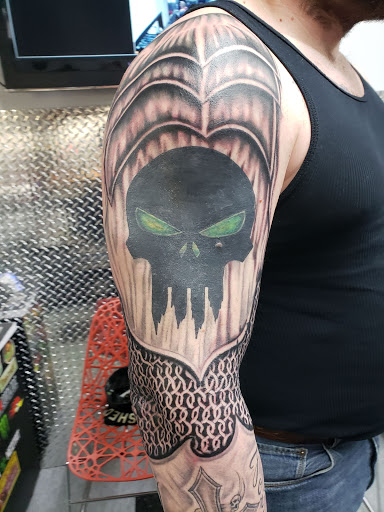 Tattoo Shop «22 Caliber Tattoo Studio», reviews and photos, 3501 Parsons Ave, Columbus, OH 43207, USA