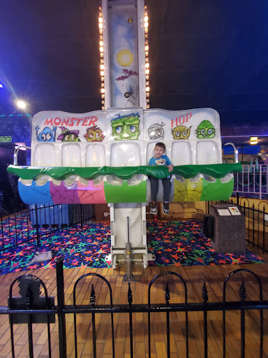 Amusement Center «Haunted Trails Family Amusement Park», reviews and photos, 1423 N Broadway St, Joliet, IL 60435, USA