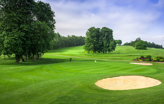 Reviews of Hoebridge Golf Centre. in Woking - Golf Club