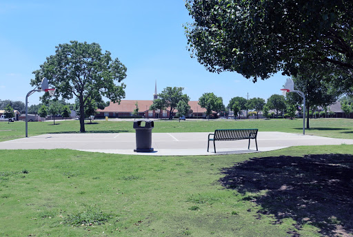 Park «Neighborhood Park - Frank Beverly Park», reviews and photos, 7112 Quarry Chase Trail, Plano, TX 75025, USA