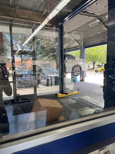 Auto Parts Store «Pep Boys Auto Parts & Service», reviews and photos, 211 NW 82nd Ave, Miami, FL 33126, USA