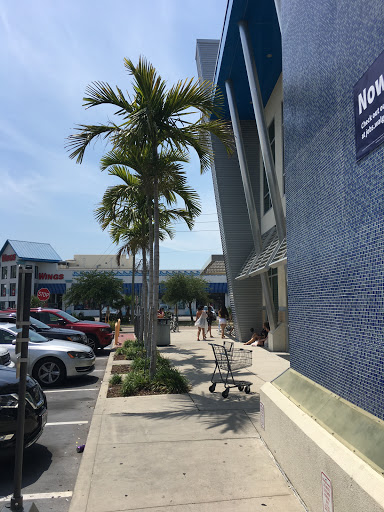 Drug Store «Walgreens», reviews and photos, 401 Poinsettia Ave, Clearwater Beach, FL 33767, USA