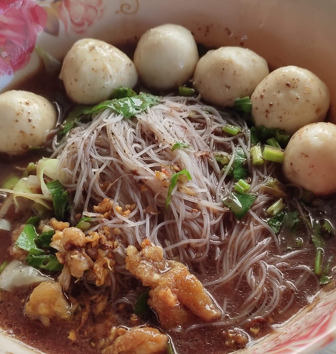 ก๋วยเตี๋ยวเรืออยุธยา ป้าเล็กบางลอ