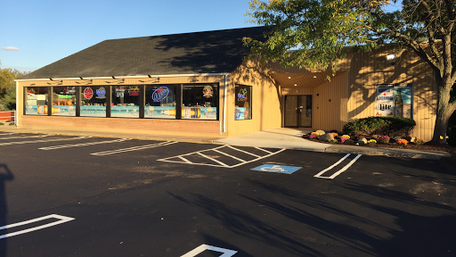 Liquor Store «Silverbrook Wine and Liquor», reviews and photos, 374 Boston Post Rd, Orange, CT 06477, USA