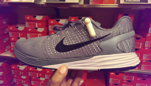 Clothing Store «Nike Factory Store», reviews and photos, 4101 S Carrollton Ave, New Orleans, LA 70119, USA