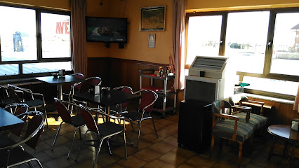 Hostal, Restaurante y Cafetería - Avenida II - C. la Constitución, 24392 Villadangos del Paramo, León, Spain