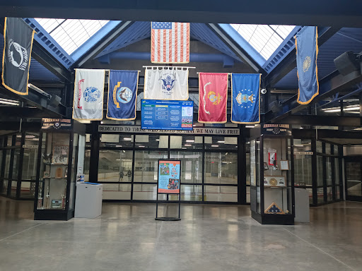 Community Center «Veterans Memorial Community Center», reviews and photos, 8055 Barbara Ave E, Inver Grove Heights, MN 55077, USA
