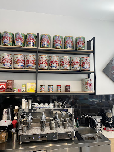 DIMITRIS MOUTSAKIS - Αρτοποιείο