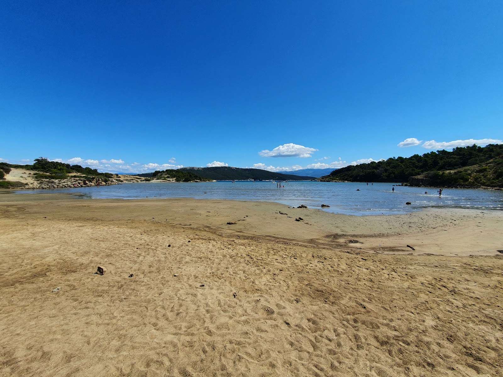 Foto von Sturic beach mit viele kleine buchten