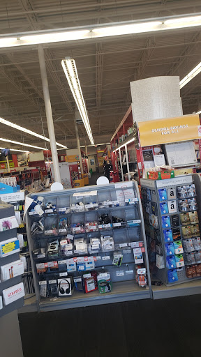 Office Supply Store «Staples», reviews and photos, 1542 Flammang Dr, Waterloo, IA 50702, USA