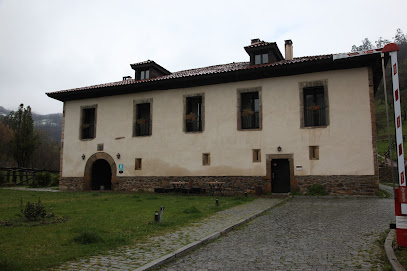 Palacio de Los Cachero – Cenera