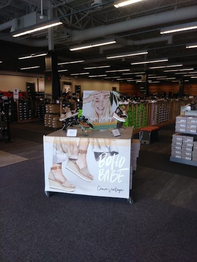 Shoe Store «DSW Designer Shoe Warehouse», reviews and photos, 23171 W Outer Dr, Allen Park, MI 48101, USA