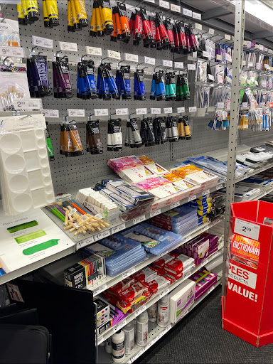 Office Supply Store «Staples», reviews and photos, 500 Grossman Dr, Braintree, MA 02184, USA