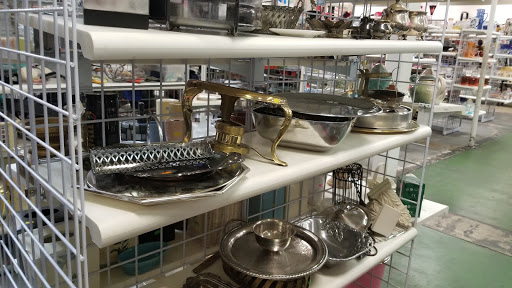 Thrift Store «Angel View Resale Store - Palm Desert», reviews and photos, 73468 CA-111, Palm Desert, CA 92260, USA