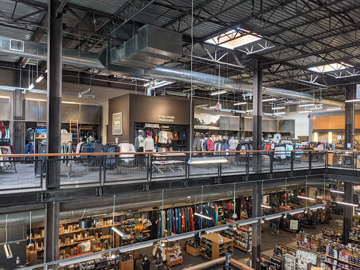 Camping Store «REI», reviews and photos, 2700 Seaglass Way, Oxnard, CA 93036, USA