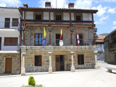 Ayuntamiento de Piedralaves. Pl. de la Constitución, 1, 05440 Piedralaves, Ávila, España