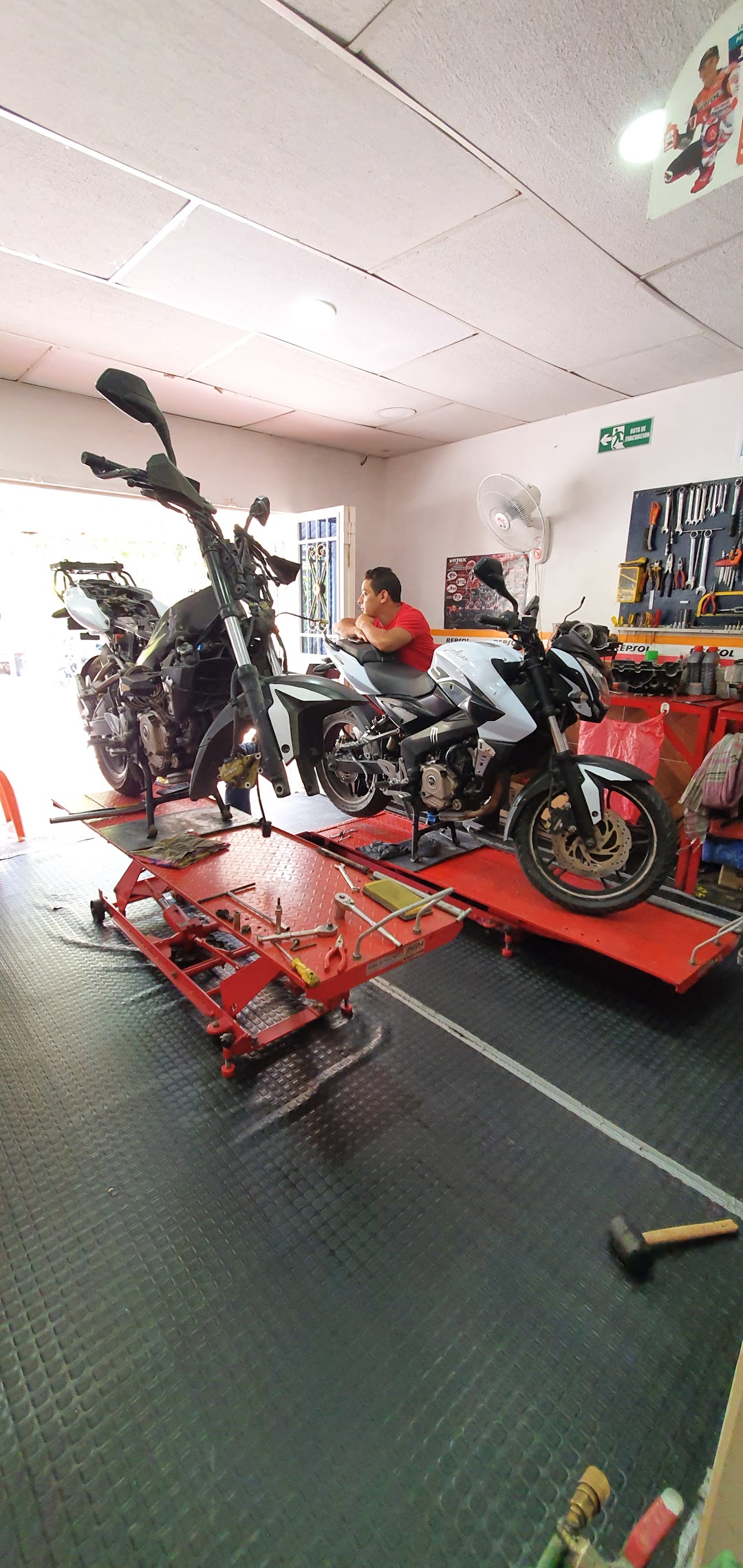 Taller mondol reparaccion y mantenimiento de todo tipo de motos