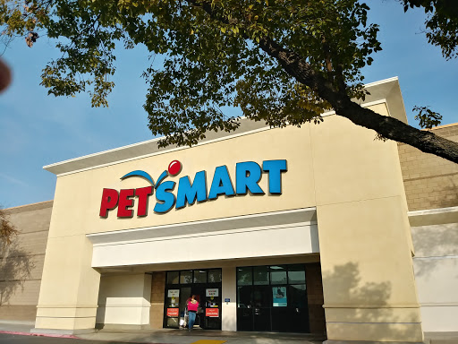 PetSmart, 3220 W Shaw Ave, Fresno, CA 93711, USA, 