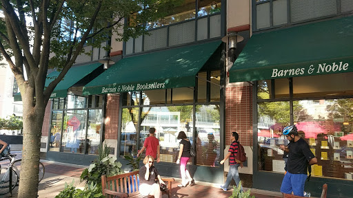 Book Store «Barnes & Noble», reviews and photos, 4801 Bethesda Ave, Bethesda, MD 20814, USA