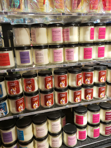 Beauty Supply Store «Bath & Body Works», reviews and photos, 1905 Scenic Hwy S, Snellville, GA 30078, USA