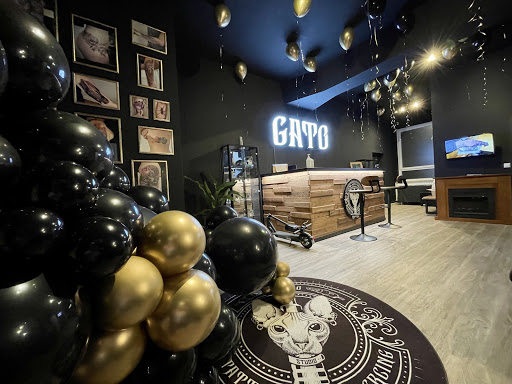 Gato tattoo piercing studio
